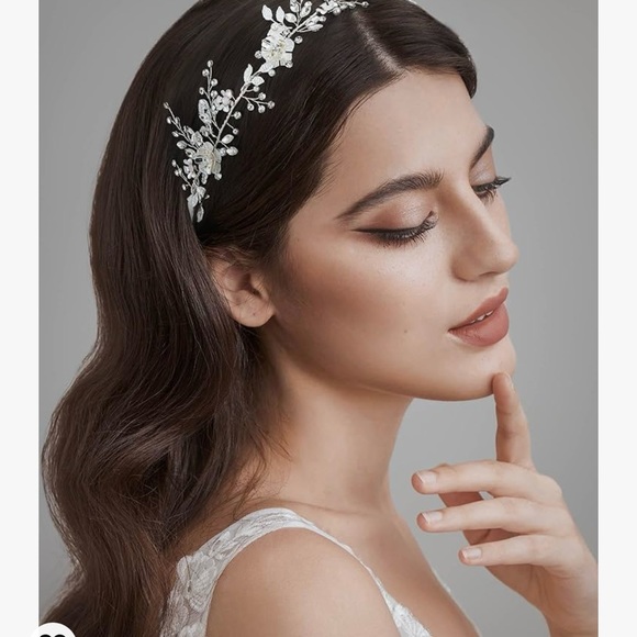 Sweet&V head piece with crystals. - Picture 5 of 6